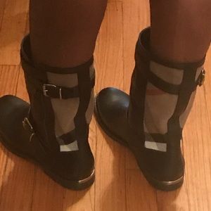 Meet your Posher, Debbie